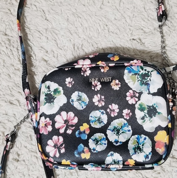 Nine West Crossboady Purse - Picture 1 of 4